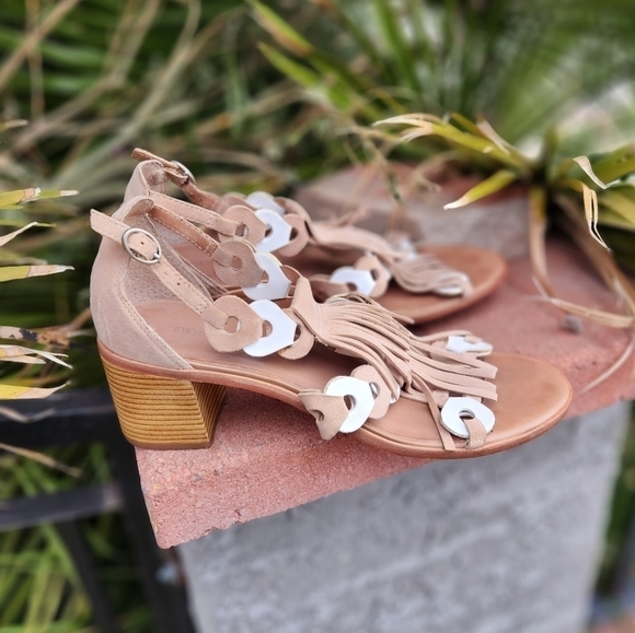 Bernardo tassel block heel‎ sandals - Picture 5 of 12